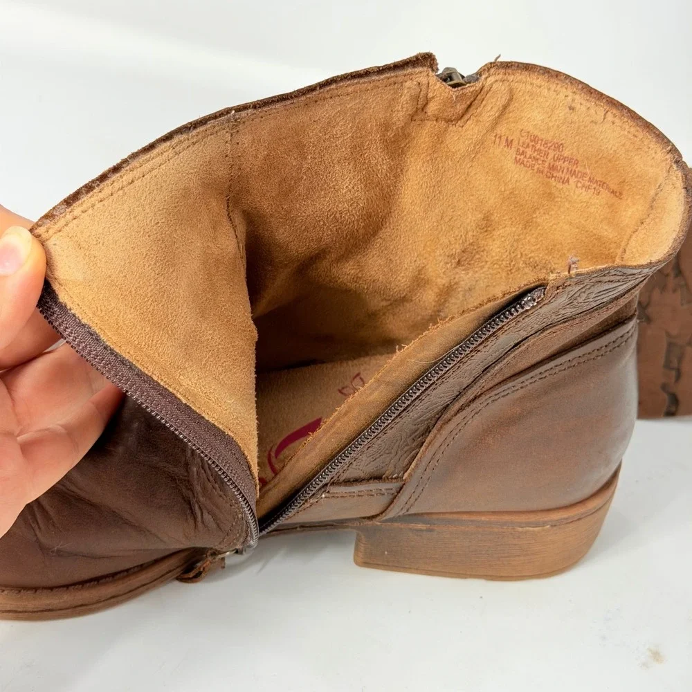 Comfortiva brown leather